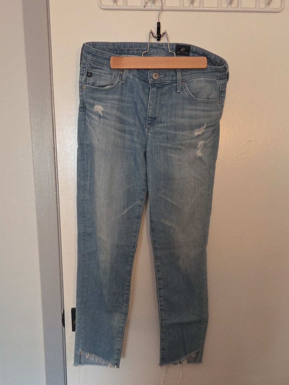 AG Premium Denim Stevie Capri Asymmetrical Step Hem Jeans USA 28